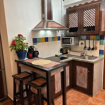 Apto Centro Historico Medieval Apartment Estepona